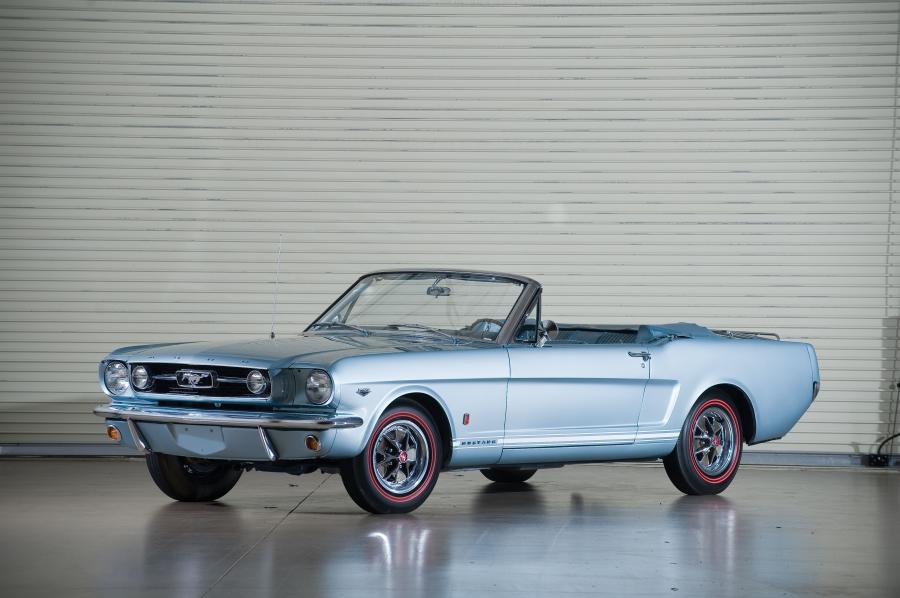  Ford Mustang GT K-Code Convertible 1966 года  (фото 1 из 8)
